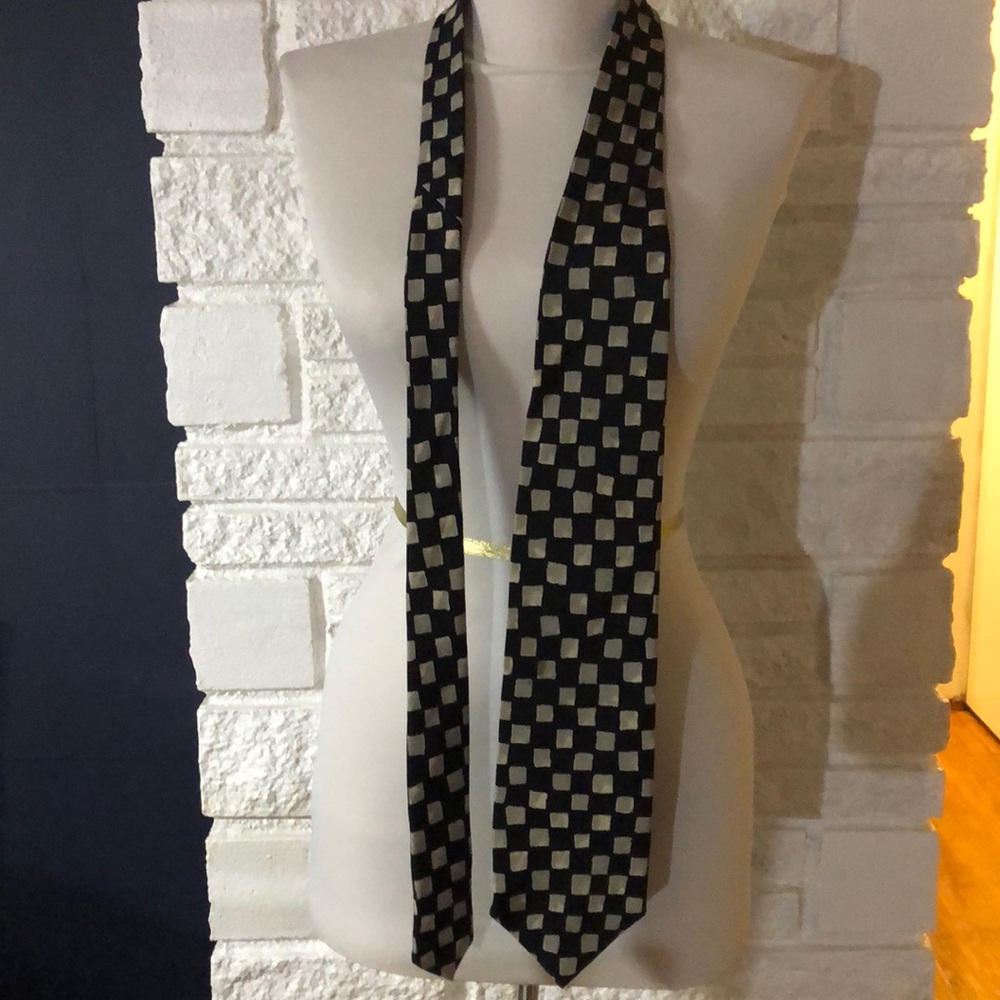 Hugo Boss tie - Picture 4 of 4